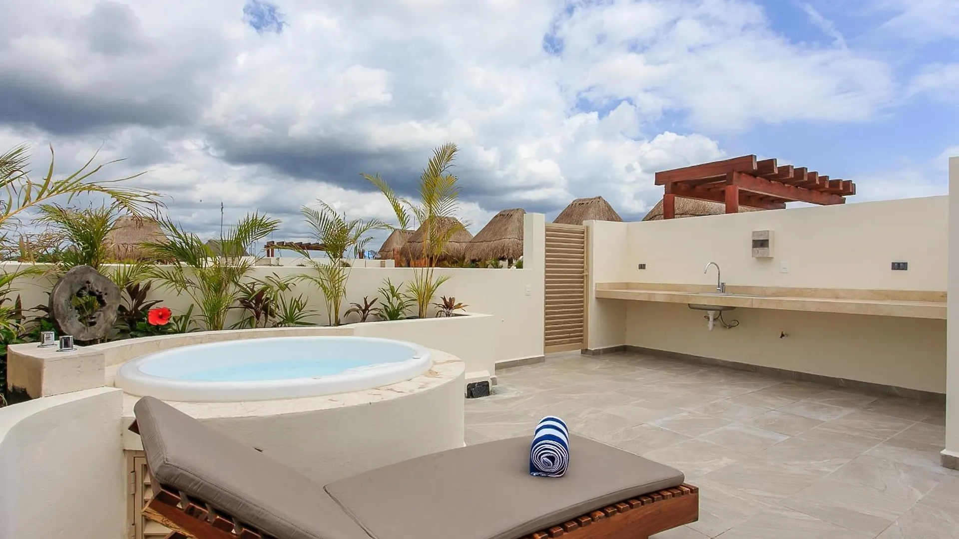 2Br 2Ba Penthouse With Private Rooftop Terrace Tulum Mexico
