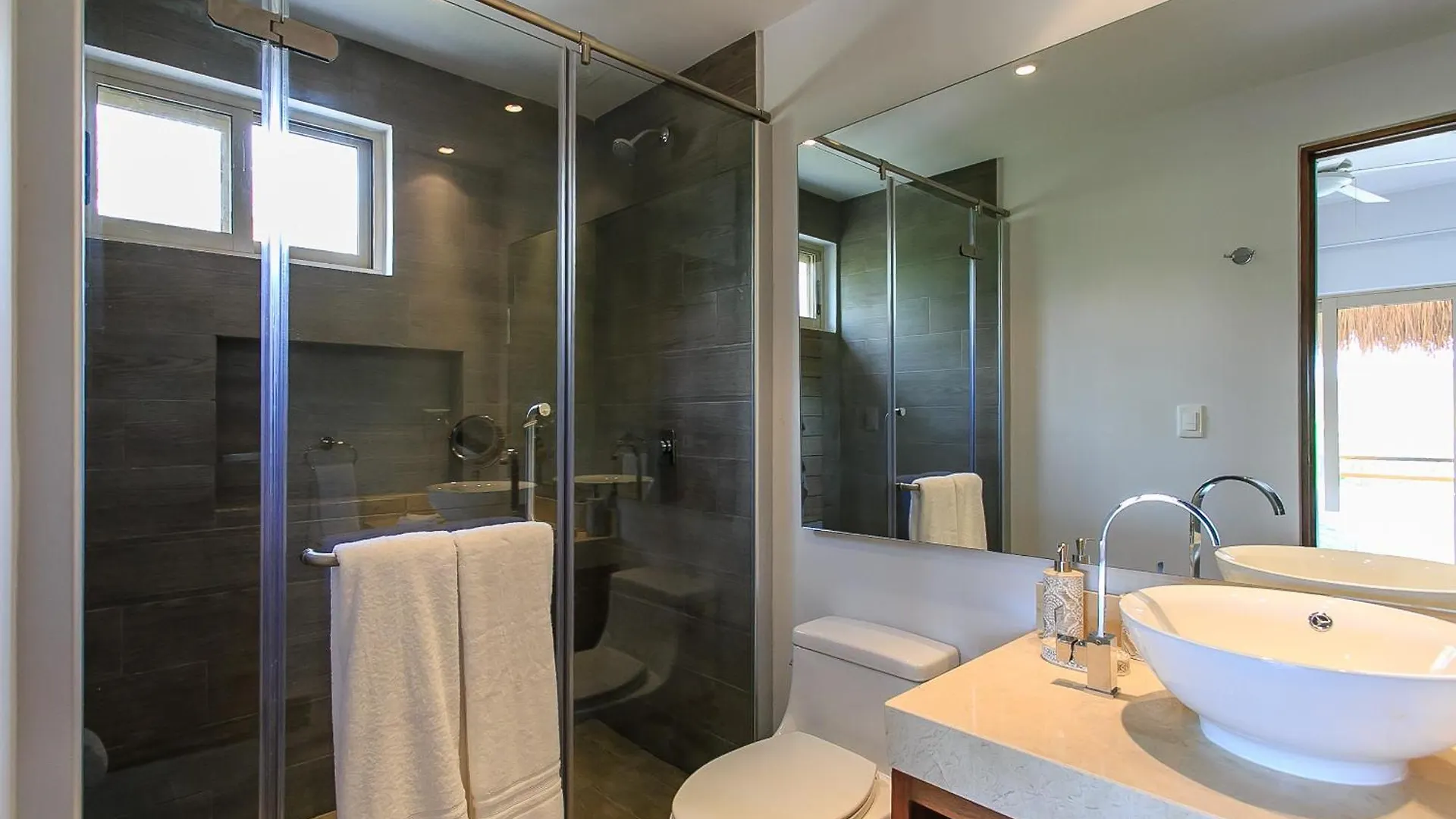 2Br 2Ba Penthouse With Private Rooftop Terrace Tulum
